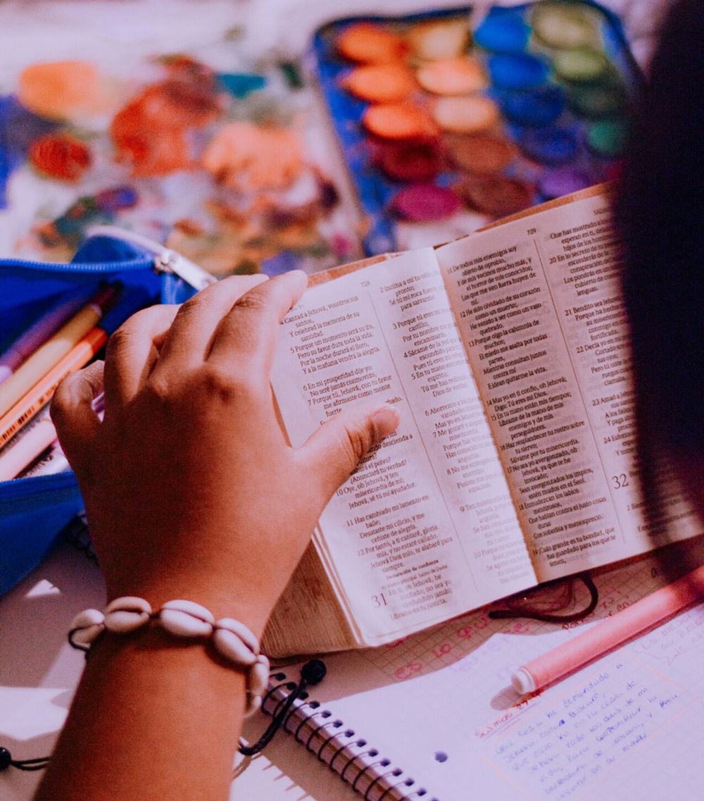 student reading Bible